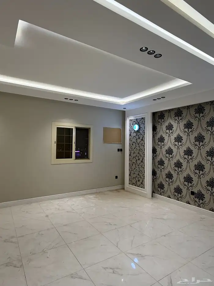 شقة للبيع قريبة على شارع صاري 150م 1