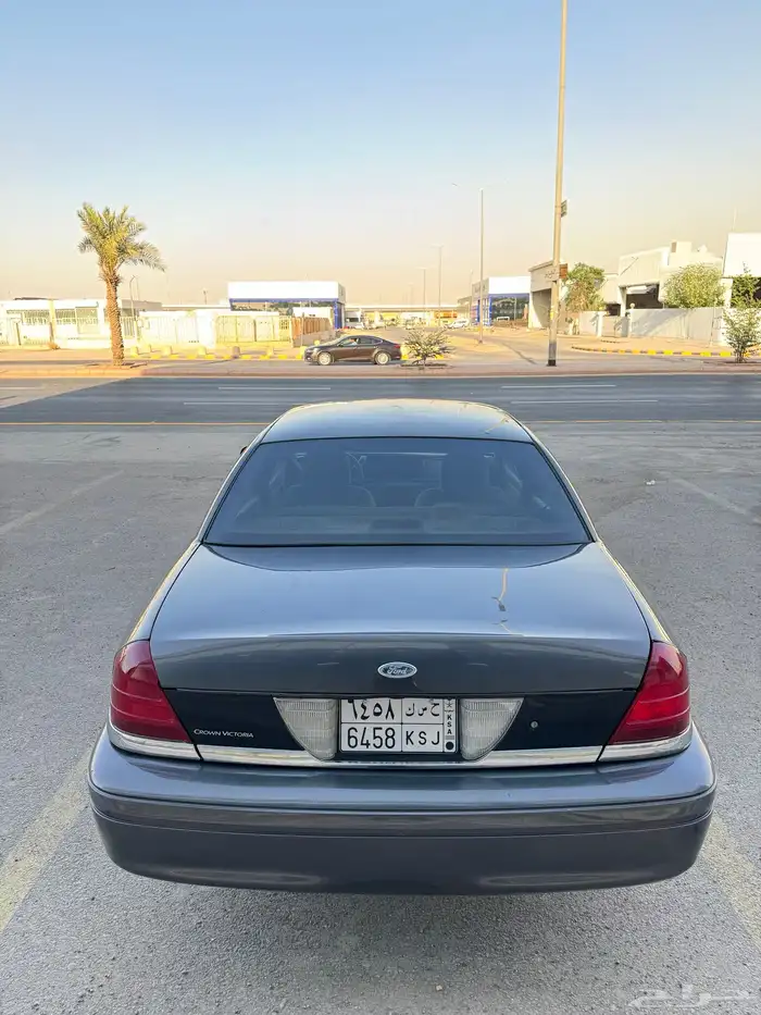 للبيع فورد فاكتوريا2007 مدني 8