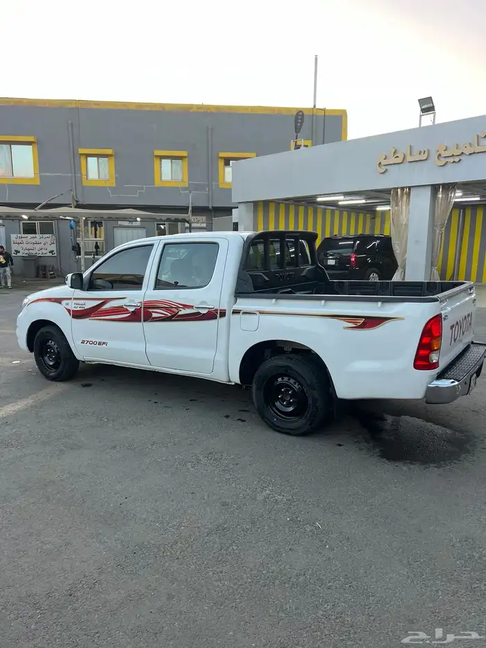 هايلوكس 2010 نظيف 13