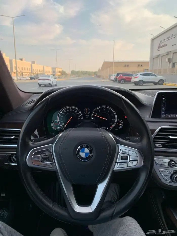 للبيع بي ام Li740 2016 صيانات وكالة 38