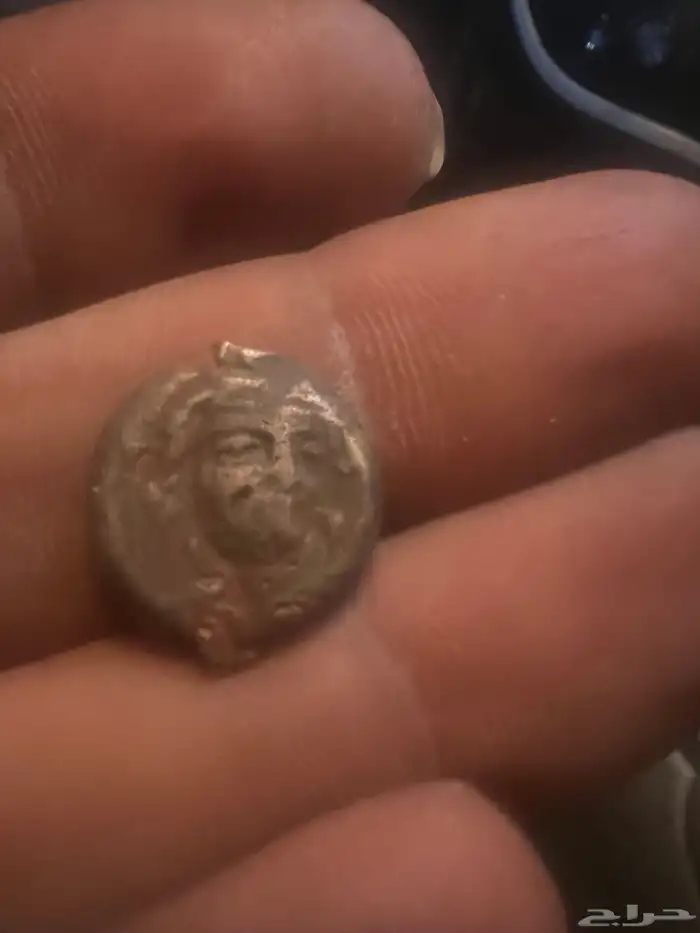 عمله نادره وليس له شبيه أثريه 0