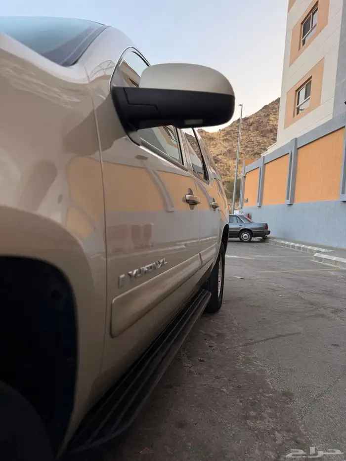 جمس يوكن XL طويل مستخدم اول ممشى قليل بحالة الوكالة 2009 9