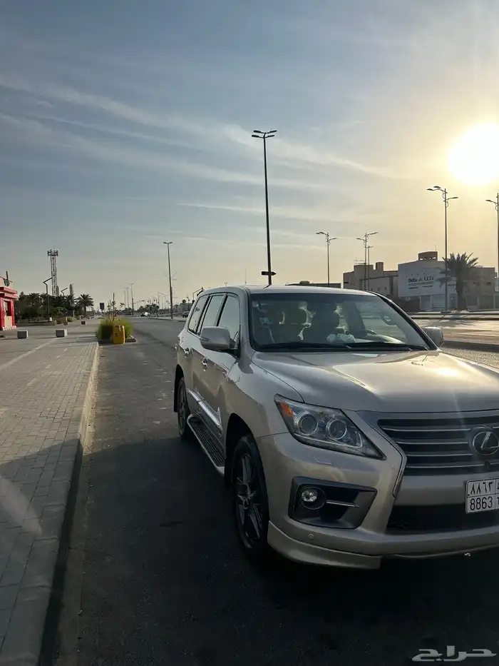 لكزس ذهبي 2014 0