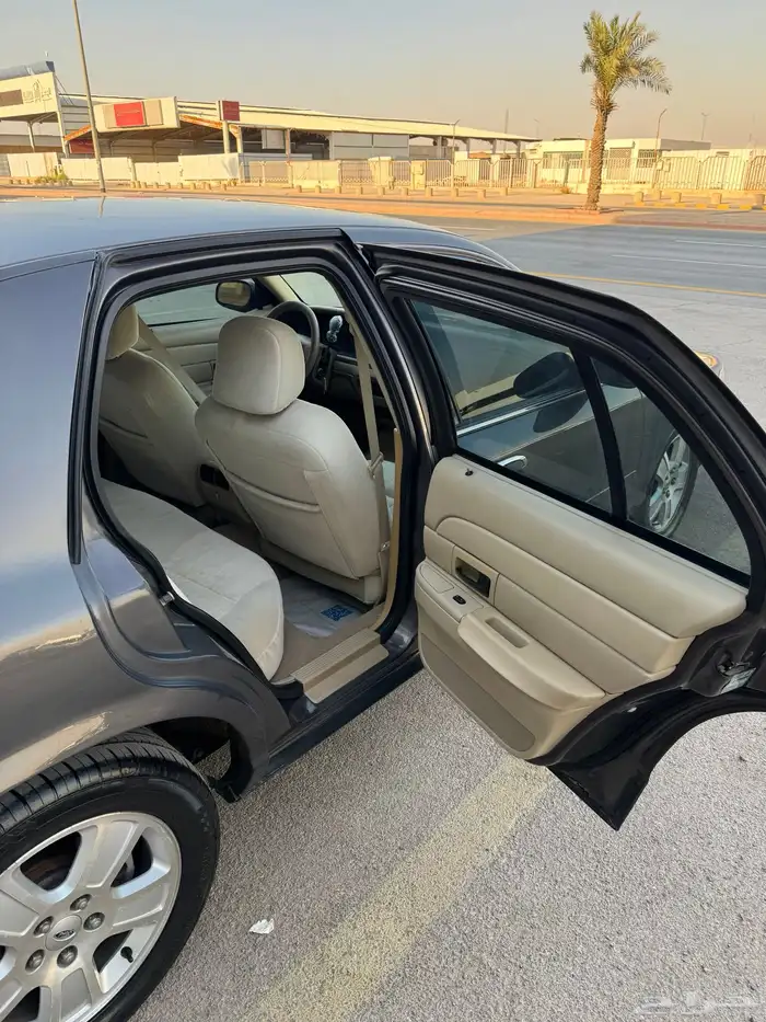 للبيع فورد فاكتوريا2007 مدني 17