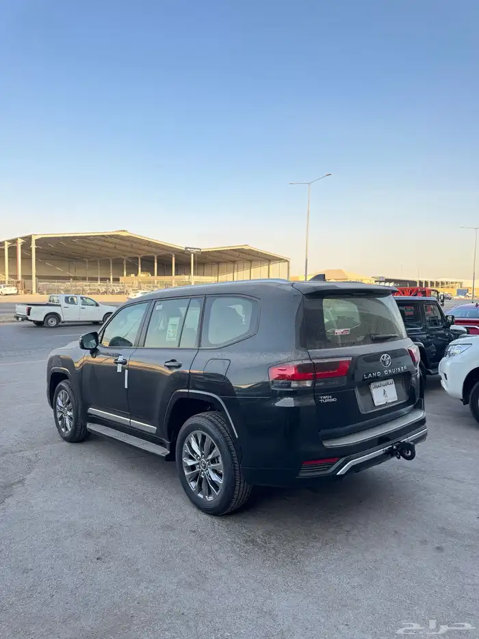 للبيع تويوتا لاندكروزر 2025-L3 -اسود باقل الأسعار 4