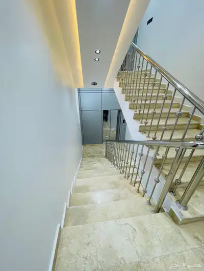 للبيع شقق تمليك علوي مع سطح خاص حي الاسكان بسعر 550 الف index