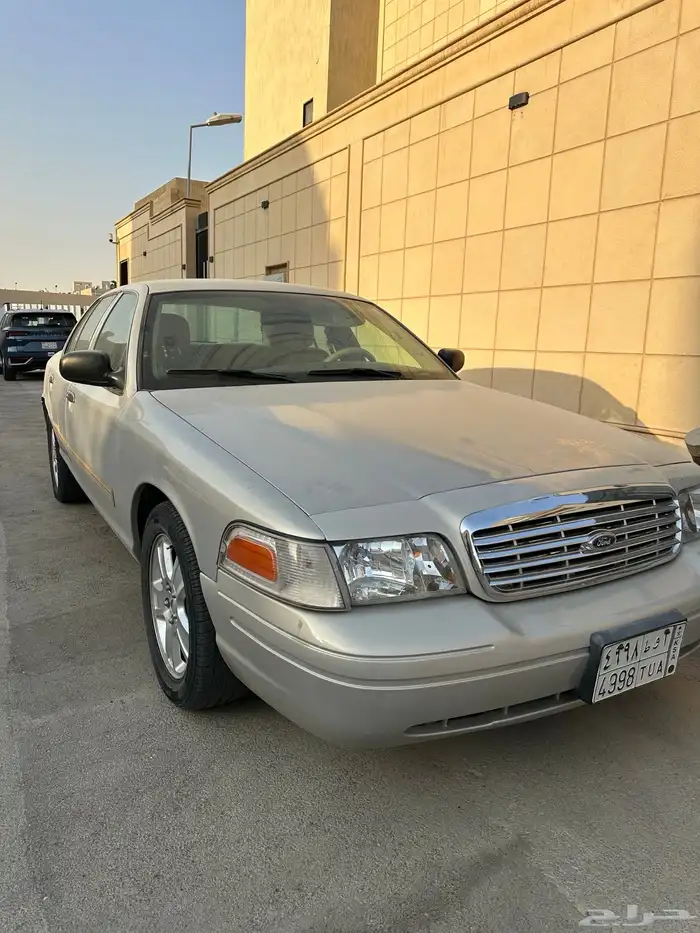 فورد كراون فكتوريا 1