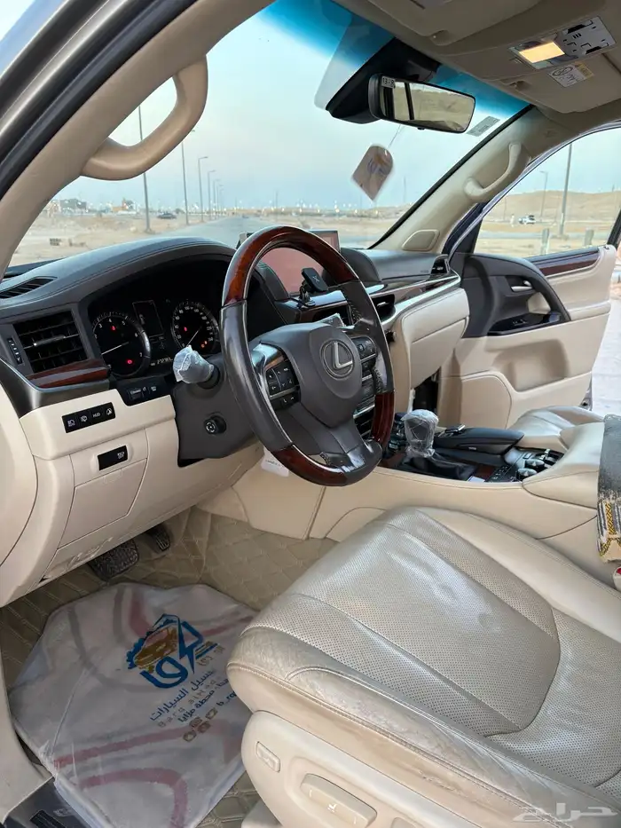 جيب لكزس 2017 بريمي فل كامل 4