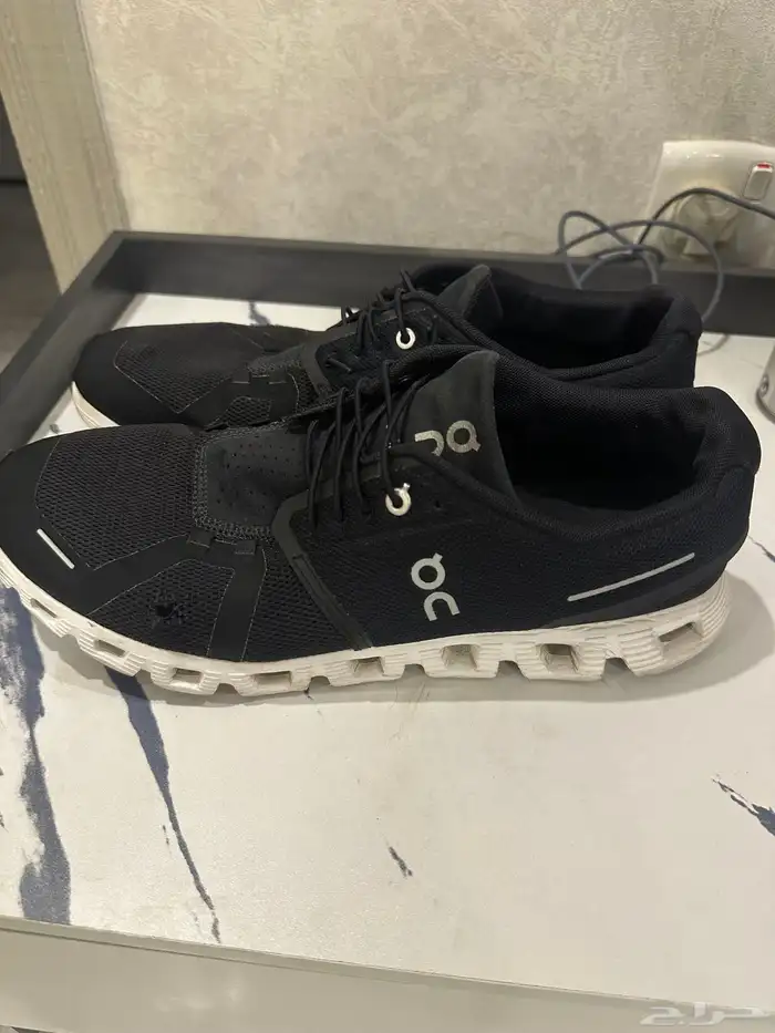 شوز اون كلاود 1