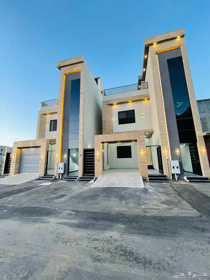 للبيع روف علوي مع ملحق درج خارجي فقط شمال الخمس 4