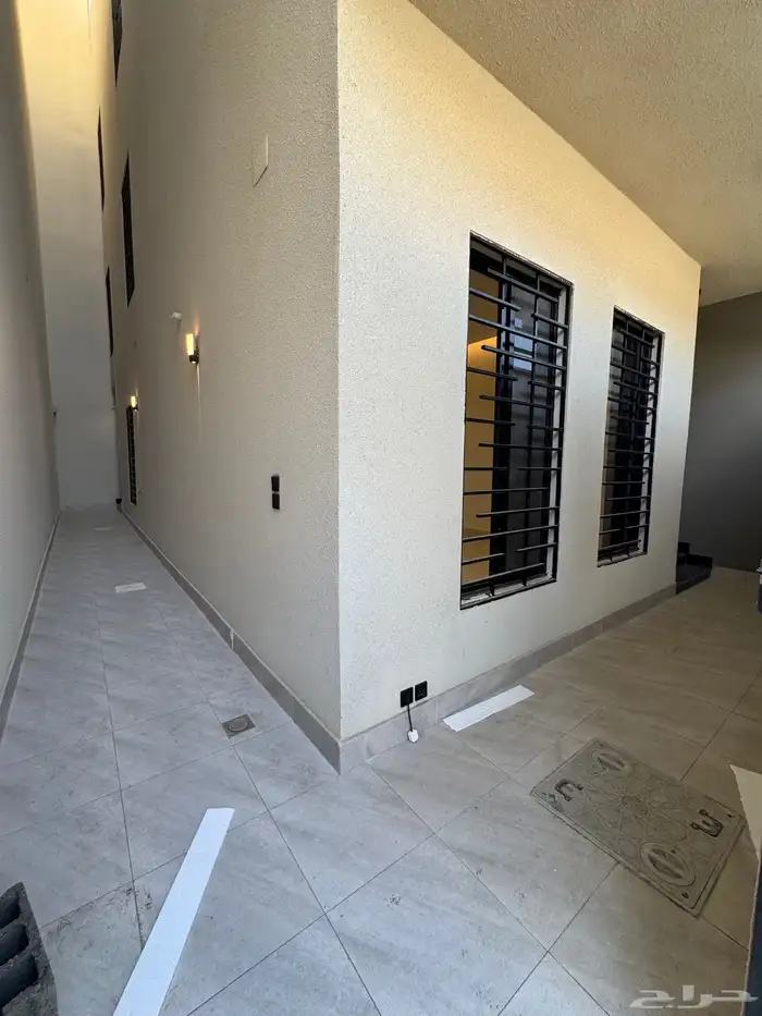 للبيع شقق تمليك أرضي مدخل مستقل على شارع 20 متر حي الحسام 1