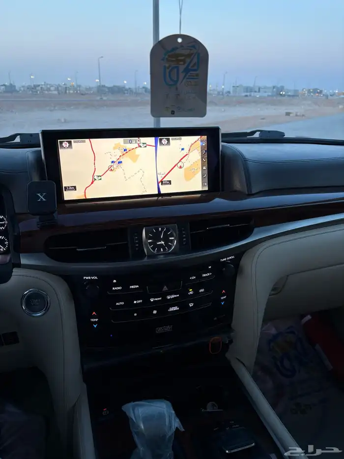 جيب لكزس 2017 بريمي فل كامل 14