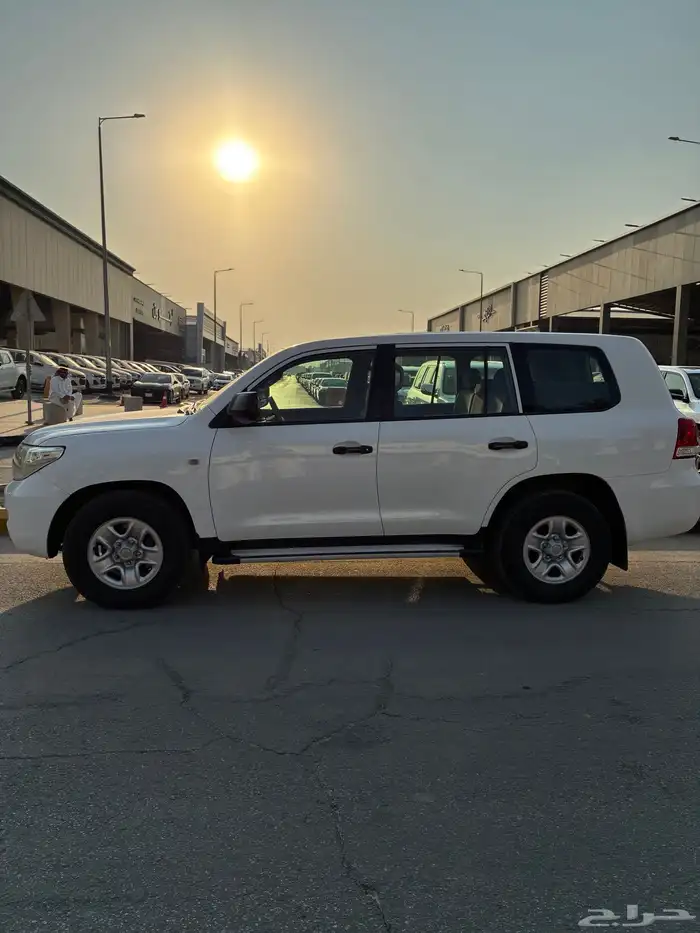 لاندكروزر 2010 5