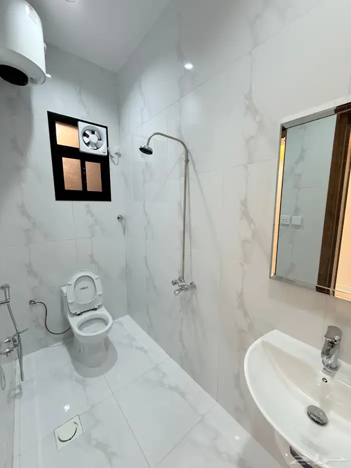 للبيع روف علوي بمدخل سياره تشطيبVipبمساحه346م 23