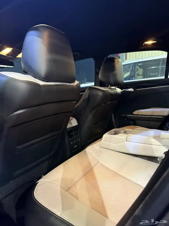كرايزلر C300s فل 2021 9