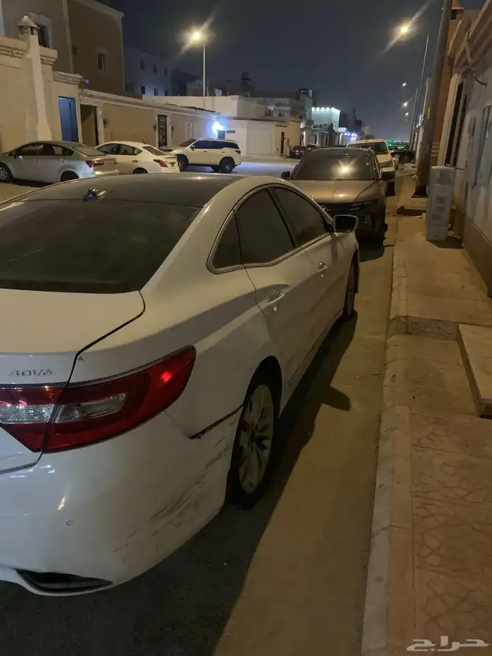 أزيرا 2013 ممشى 271الف فيها راس شاص خفيف مهو مبين موضبه 2