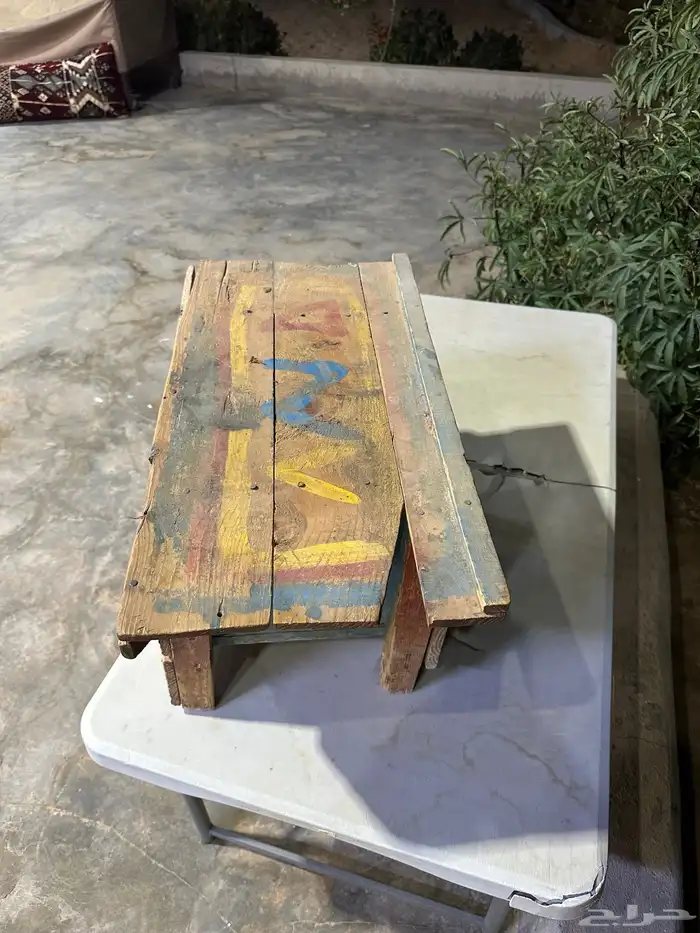 طاوله مكينة الخياطة 0