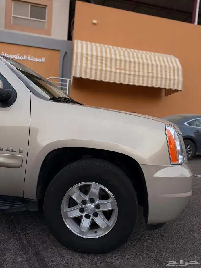 جمس يوكن XL طويل مستخدم اول ممشى قليل بحالة الوكالة 2009 11