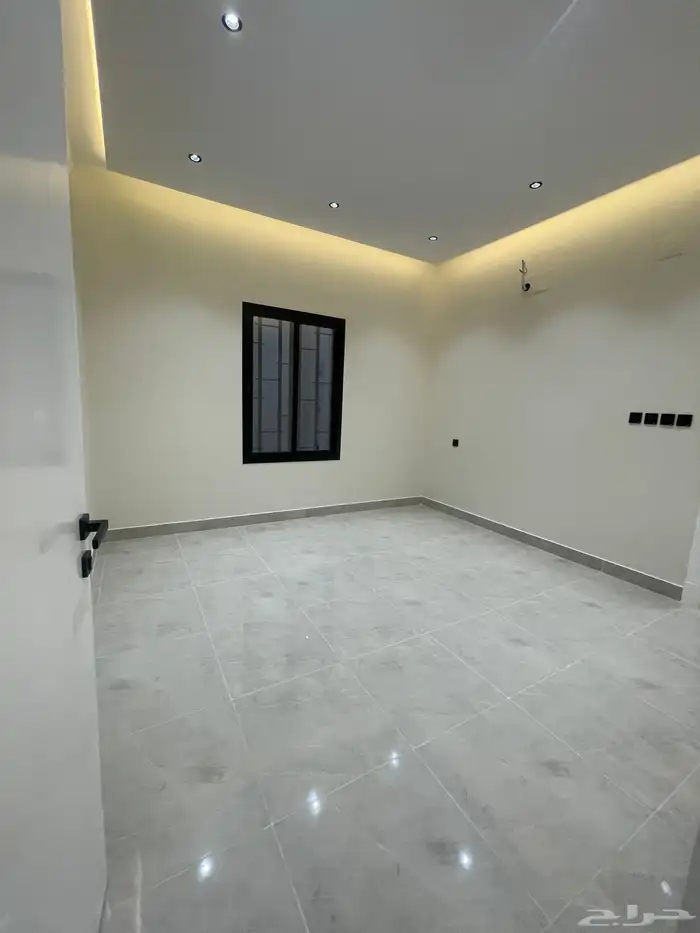 للبيع شقق وسيعه ارضي وعلوي بالمحاله ابها 21