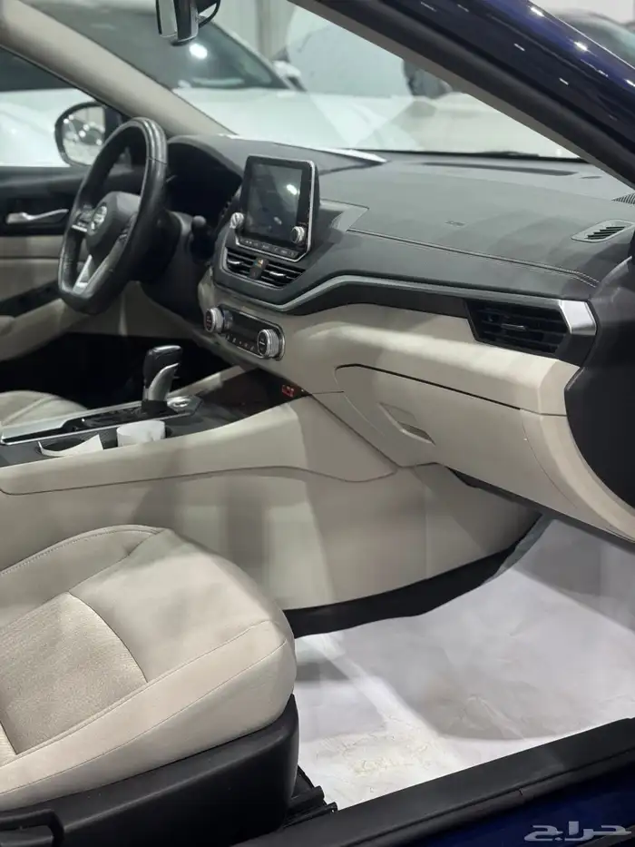 نيسان التيما موديل 2022 عداد 24 الف كيلو فقط 10