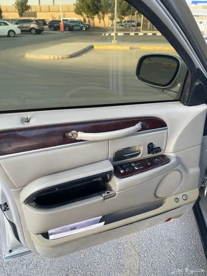 Lincoln Town Car   Executive (لارج) 5