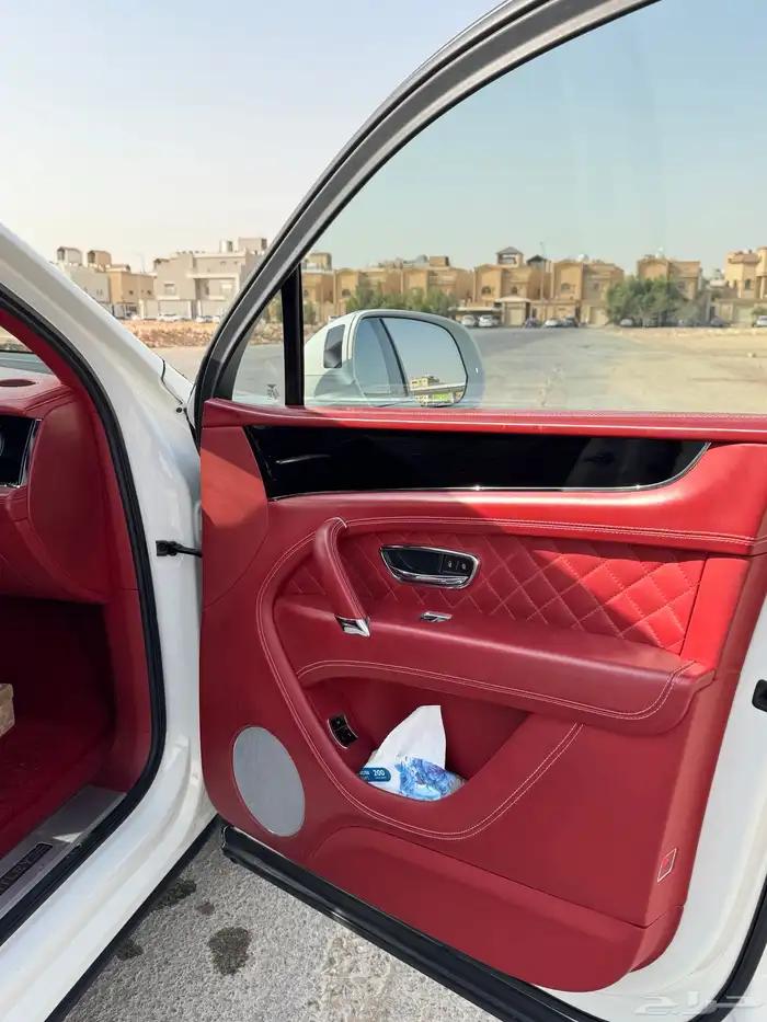 للبيع جيب بنتلي بنتايجا 2018 بدي وكالة W12 12