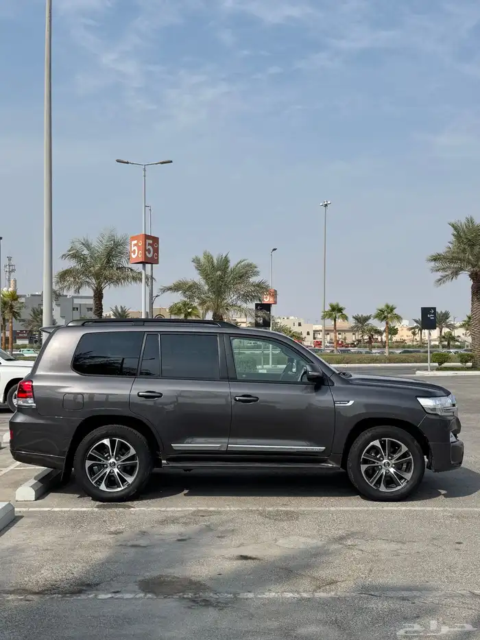لاند كروزر 2018 للبيع 7