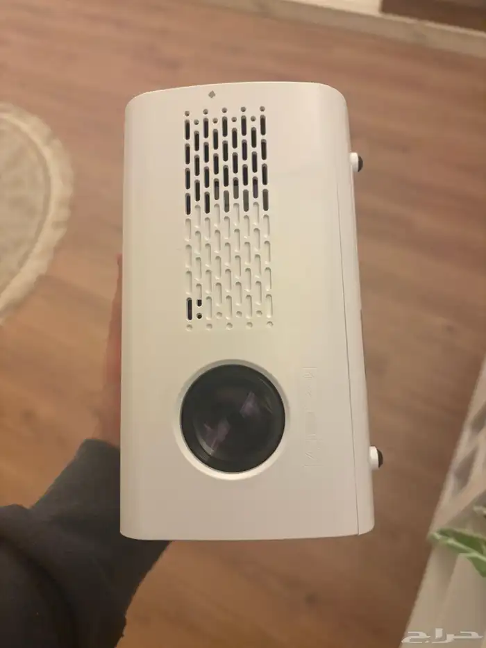 بروجكتر قمرة مع لوح عرض 120 بوصة 1