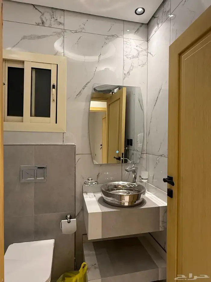 شقة للبيع قريبة على شارع صاري 150م 7