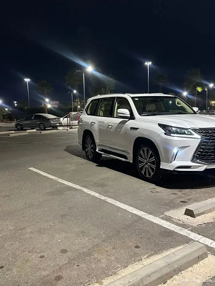 للبيع جيب الكزززس موديل 2016 2