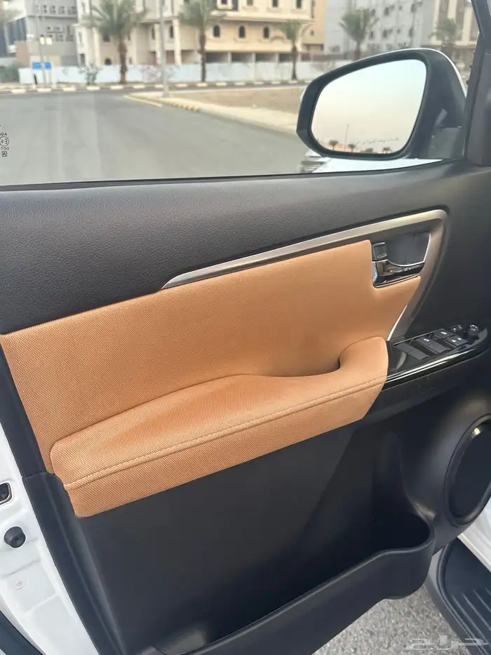 فورشنر 6 سلندر دبل (VX) 2023 ( بحالة الوكالة ) 32