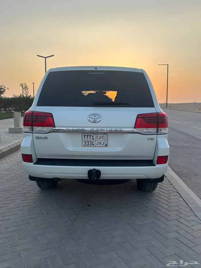 للبيع لاندكروزر 2016 ديزل ابيض خليجي رقم 1 5