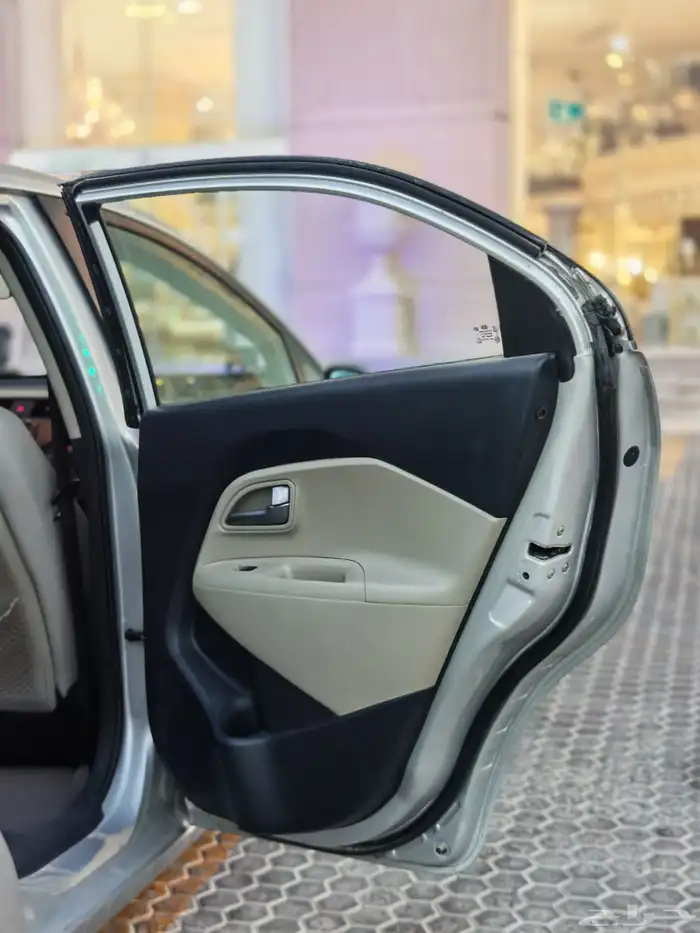 كيا ريو هاتشباك فل كامل مخزززن 19