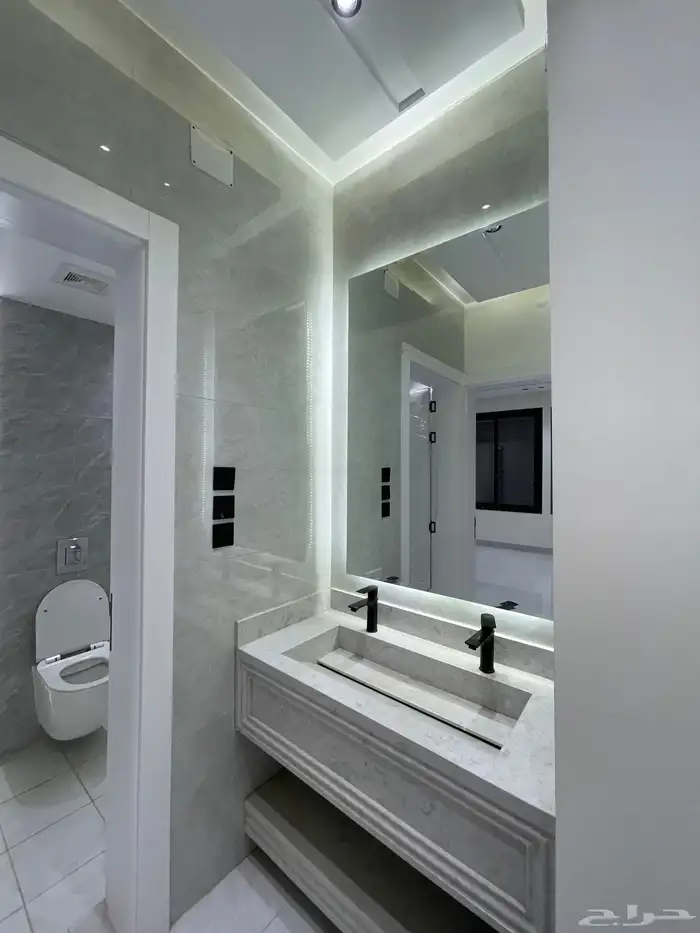 للبيع شقق أرضيه وعلويه ابها بالقرب من المطار 3