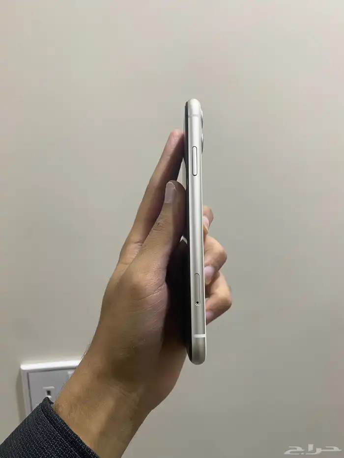 ايفون 11 ابيض 256 قيقا 1