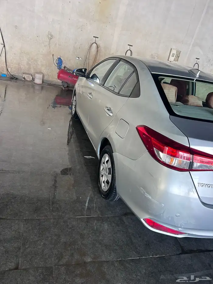 يارس 2018 ممشي قليل لون فضي 1