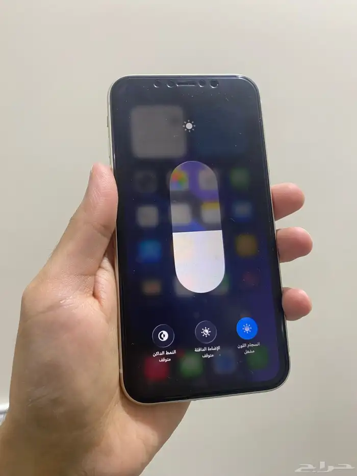 ايفون 11 ابيض 256 قيقا 6