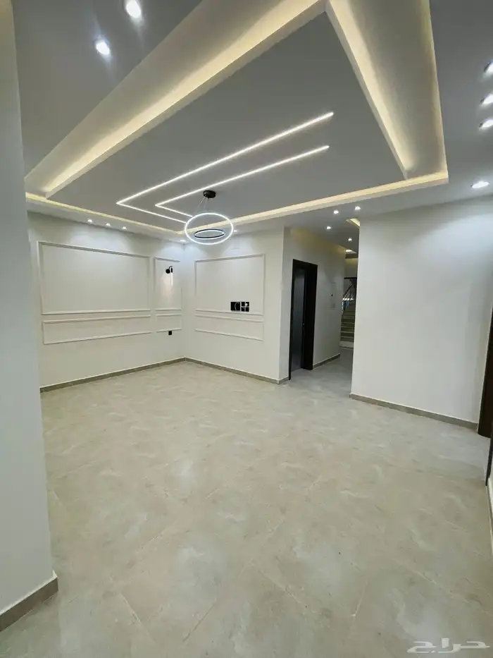 للبيع شقق علوي مع سطح خاص بحي الضيافة غرب الخميس بسعر 520 26