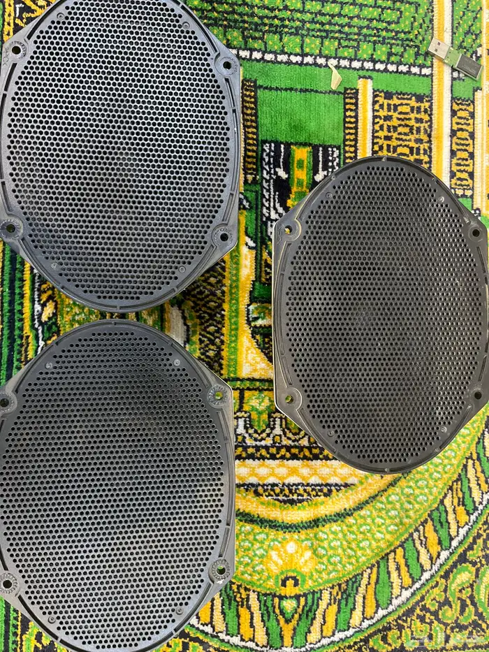 سماعات مسجل فورد فكتوريا 2011 0