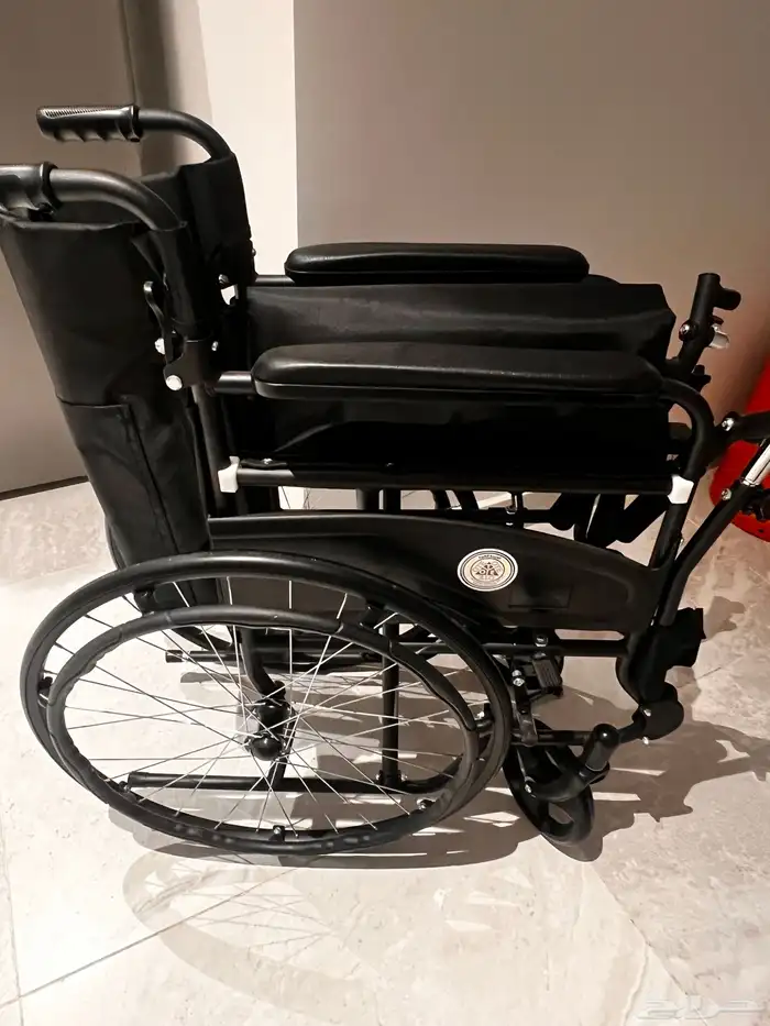 كرسي متحرك عكاز طبي 0