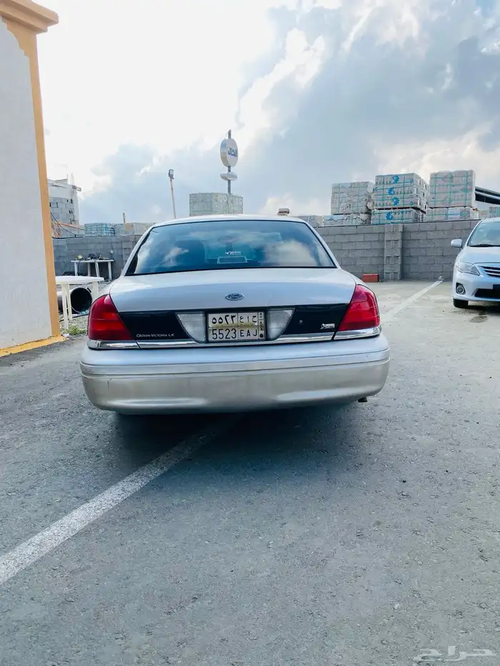 فورد كراون فيكتوريا 2011 2