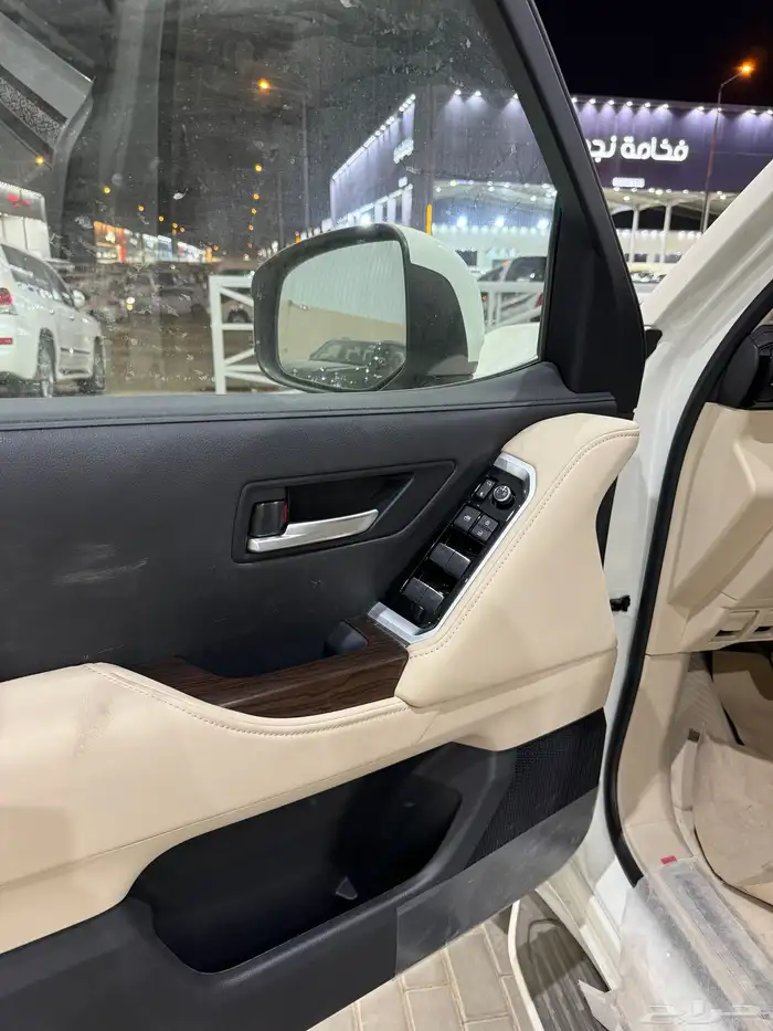 تويوتا لاندكروزر جكسار 2025 اصفار فل الفل تنفس طبيعي 11