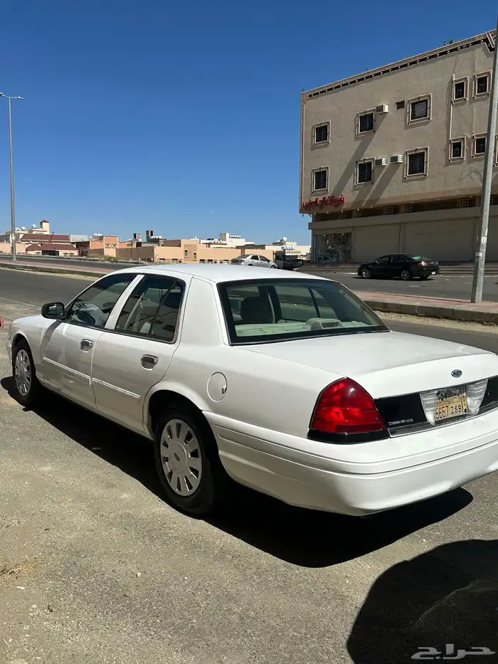 فورد كروان فكتوريا 2010 2