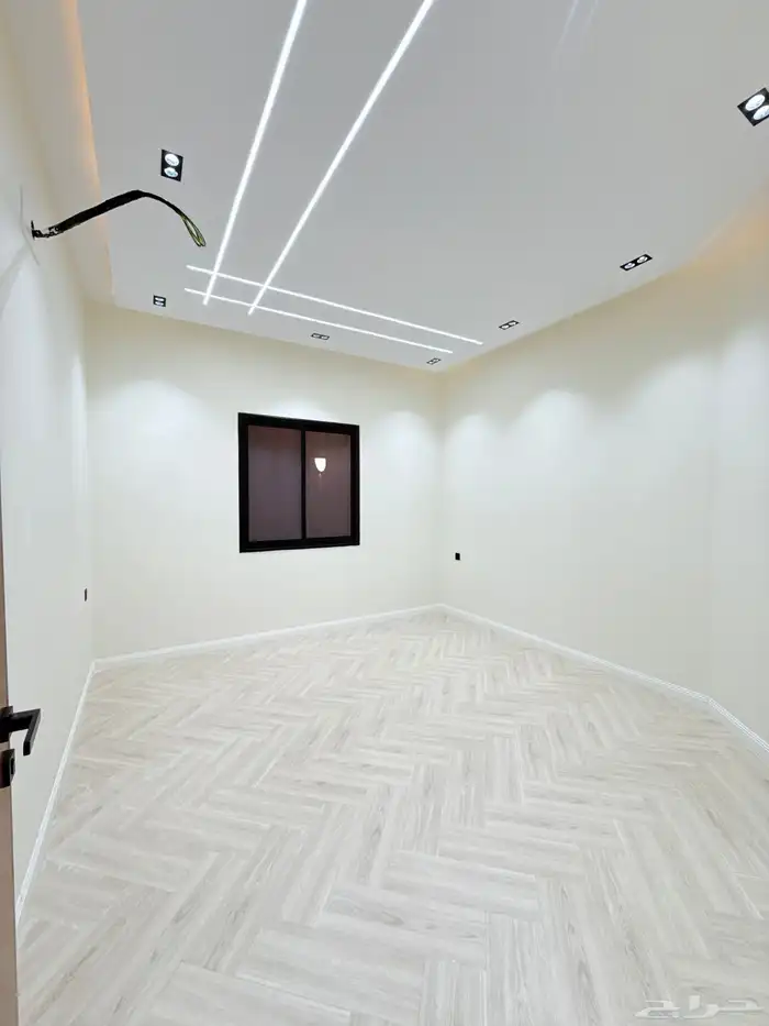 للبيع شقق ارضيه وعلويه بسطح خاص بحي الموسي وسط جميع الخدمات 15