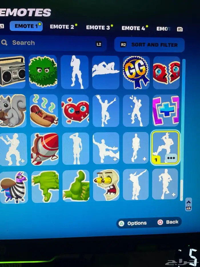 حساب للبيع سوني فيه أشياء نادرة في روكت و فورت 11