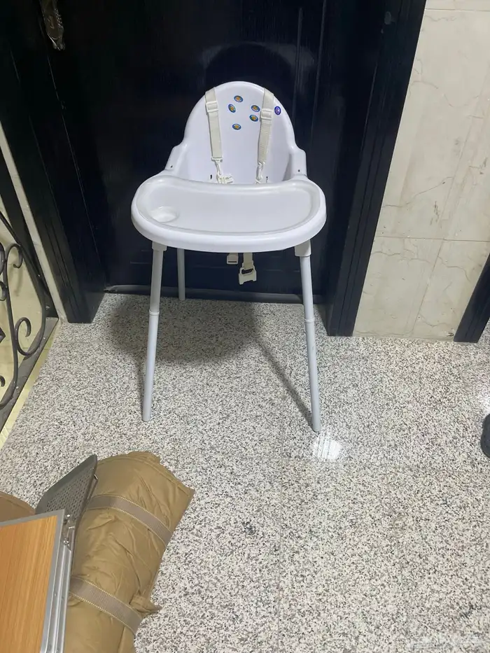 عربية وكرسي أطفال وألعاب 6