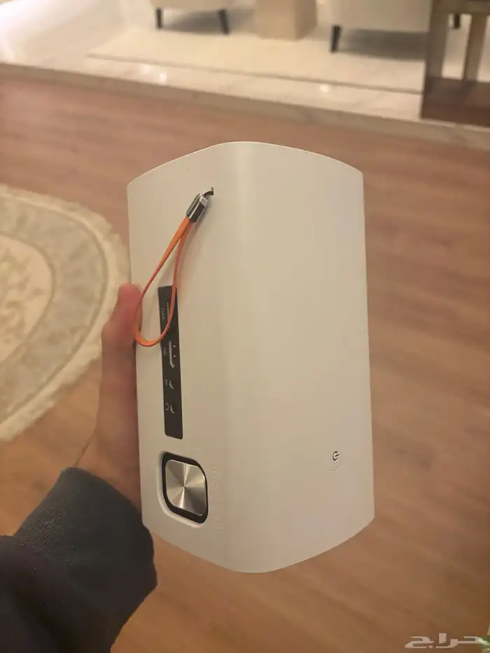 بروجكتر قمرة مع لوح عرض 120 بوصة 2