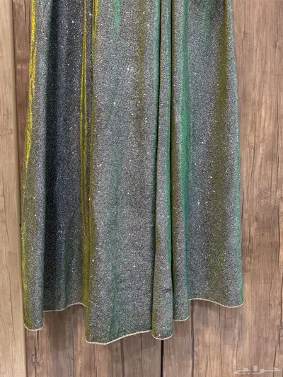 فسستان اخذته ب 200 وببيعه ب 100 جديد مالبسته ولا مره index