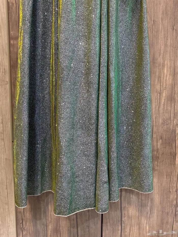 فسستان اخذته ب 200 وببيعه ب 100 جديد مالبسته ولا مره 1