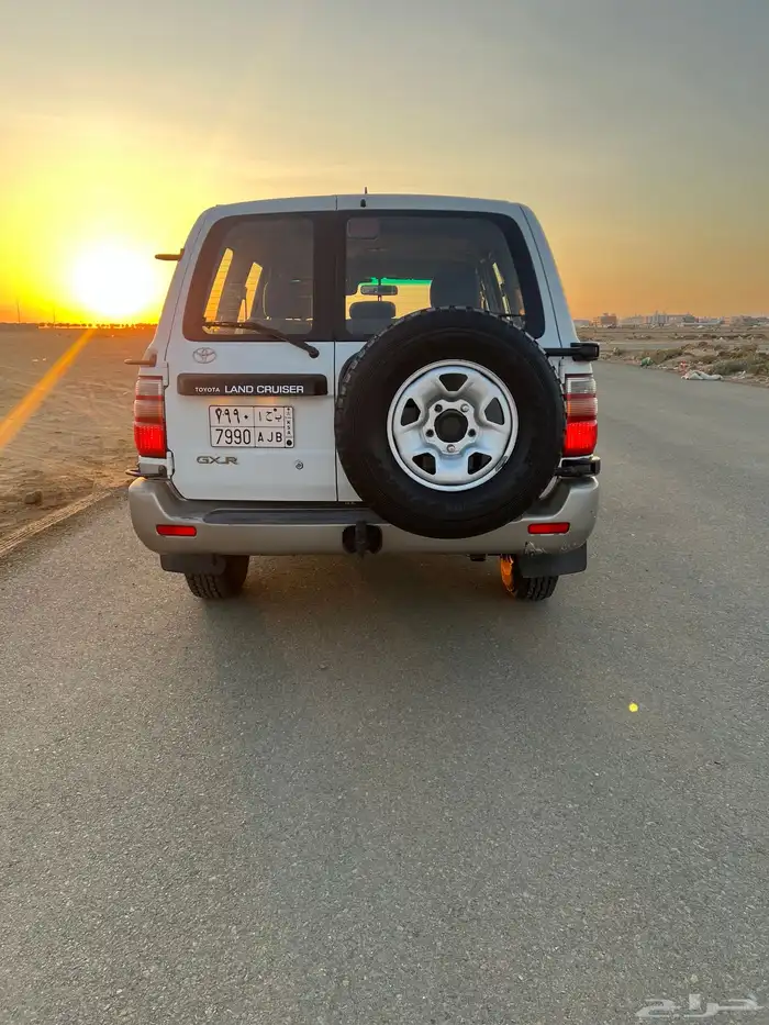 جيب لاندكروزر 2001 1